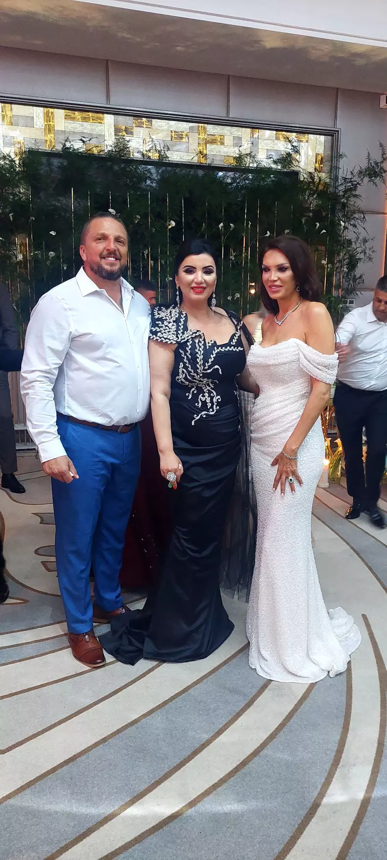 cristina-spatar-nunta-grandioasa-cu-sute-de-invitati.-cate-rochii-de-mireasa-a-imbracat-artista.-primele-imagini