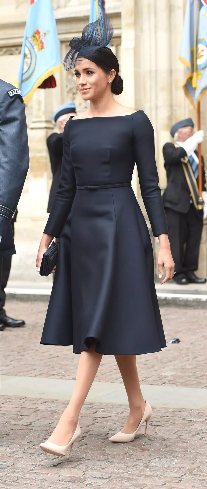 De ce se îmbracă Meghan Markle tot timpul în negru