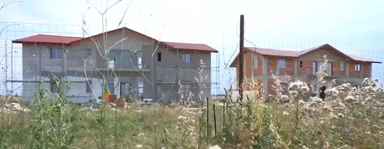 azilele-groazei-intro