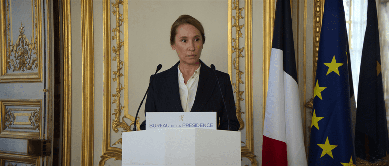 Cod rosu la Paris - Paris Has Fallen (6)