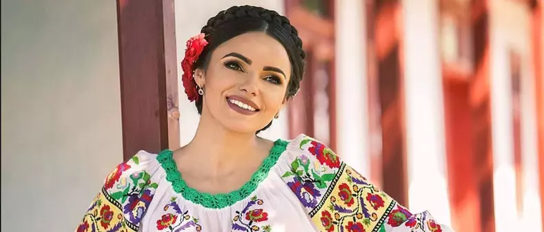 cosmina-adam-povestiri-din-viata-de-artista_size24