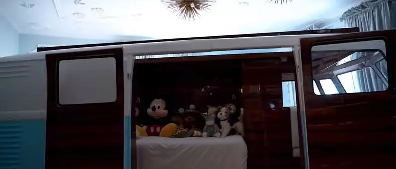 casa în care locuiesc Andreea Sasu și Philipp Plein9