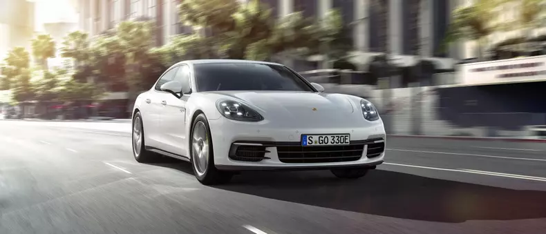 Porsche Panamera 4 e-Hybrid