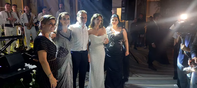 cristina-spatar-nunta-grandioasa-cu-sute-de-invitati.-cate-rochii-de-mireasa-a-imbracat-artista.-primele-imagini-8