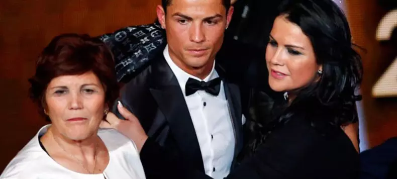 situatie-incredibila-pentru-mama-lui-cristiano-ronaldo-cati-bani-au-gasit-politistii-in-poseta-cand-au_size6