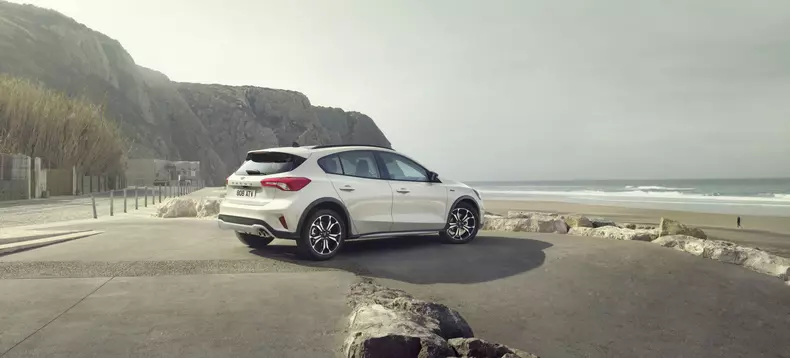 FORD 2018 FOCUS ACTIVE