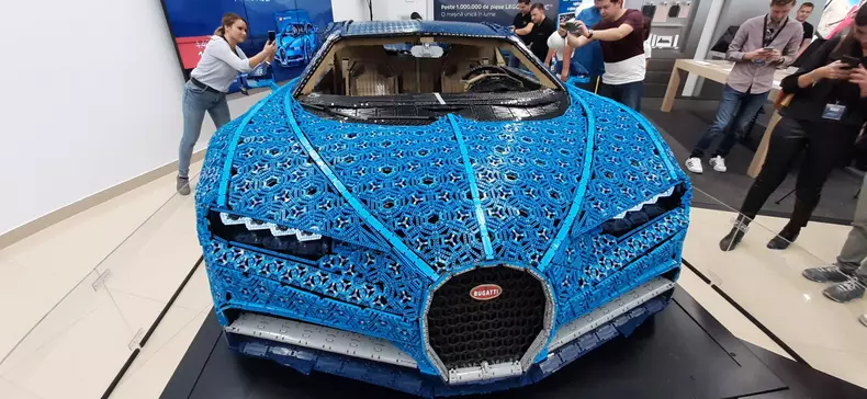 Bugatti Chiron Lego03