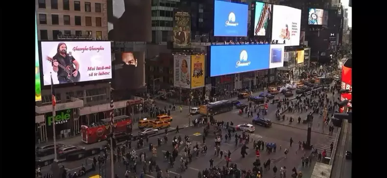 billboard3-49-street