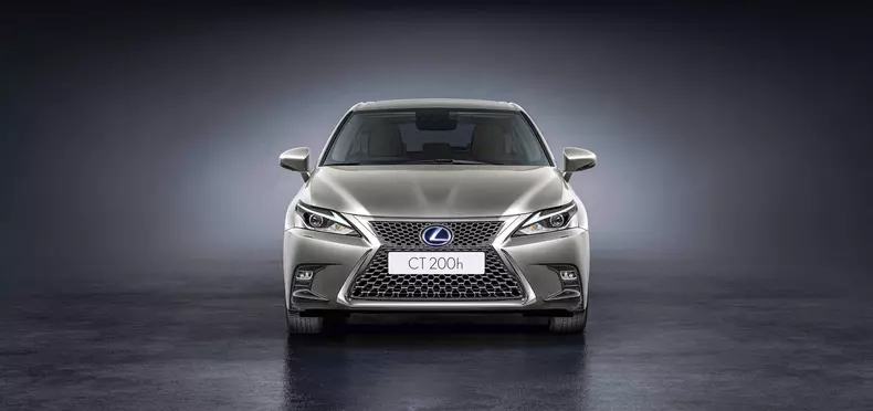 Lexus-CT-200h-