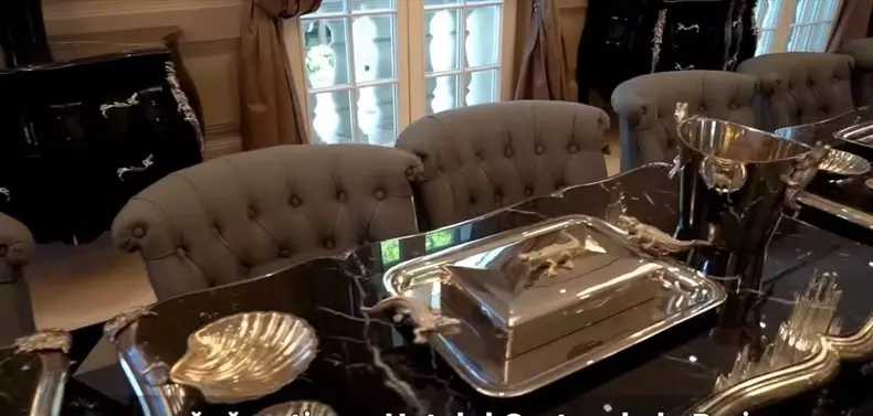 casa în care locuiesc Andreea Sasu și Philipp Plein4
