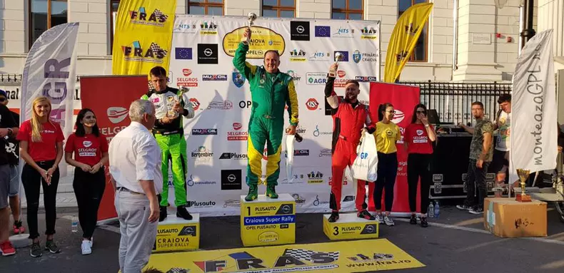 41822512_1732686633495558_1611615288741068800_n