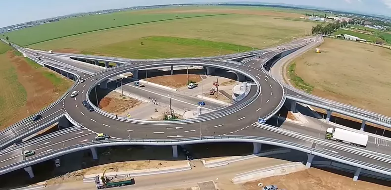 Sensul giratoriu suspendat de pe Centura București are acum constructor