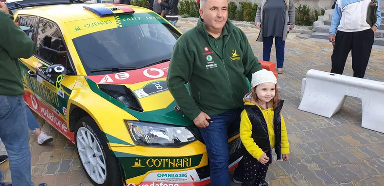 59423114_2037516466345905_6731440678959579136_n