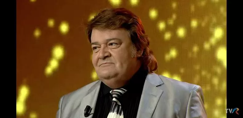 Cum arată soția lui Adrian Romcescu3