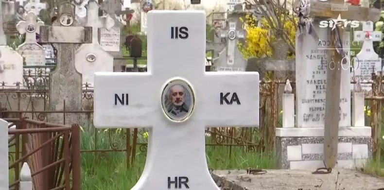 Mormântul lui Viorel Lis (1)