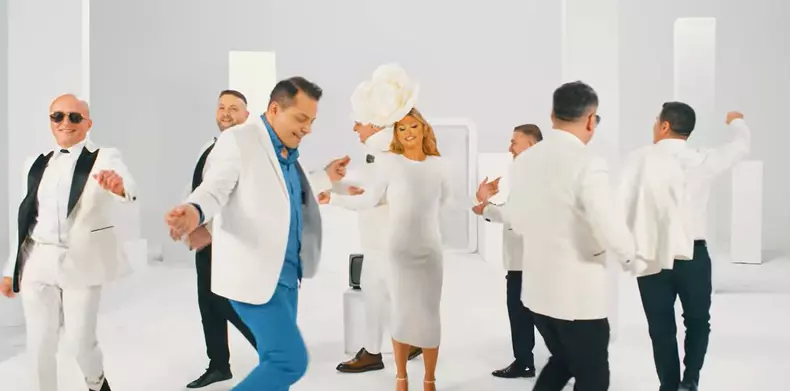 LOREDANA-GROZA-MELODIE-DE-SENZATIE-FLORIN-SALAM-VALI-VIJELIE-Capture