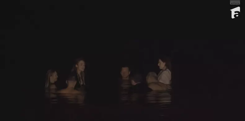 Teo a fost filmat noaptea în mare cu Ella, la Insula iubirii 2025  (1)