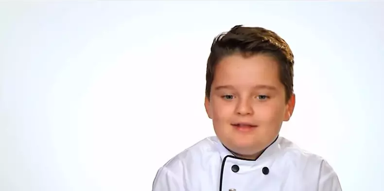 2021-03-17-22_56_55-Chefi-la-cuțite-_-La-8-ani-Ștefan-Rareș-i-a-lăsat-mască-pe-jurați-YouTube