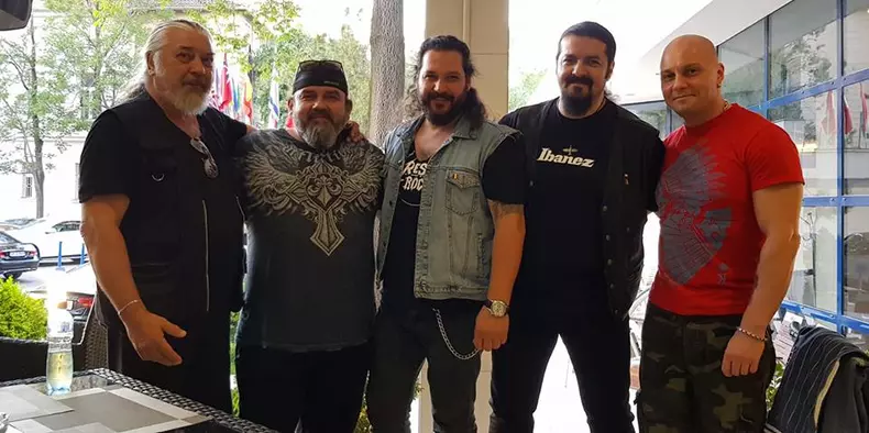 31880768_1404977092937438_5024367723430281216_n