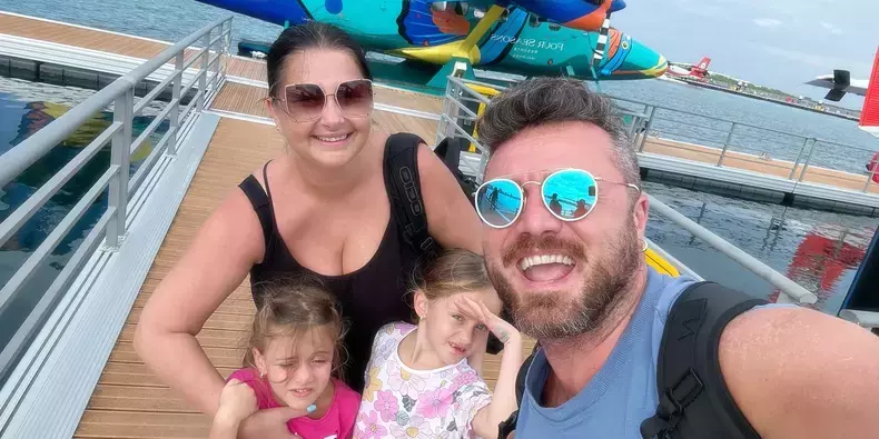tavi-clonda-si-fetele-sale-in-vacanta