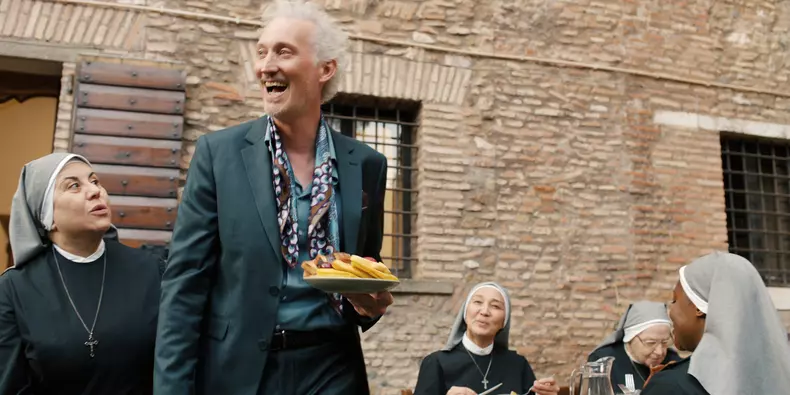 Emily_in_Paris_n_S5_02_06_21R