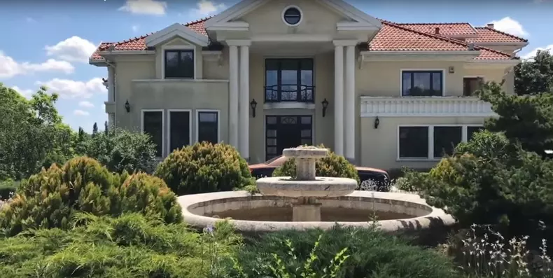 Vila-lui-irinel-columbeanu-a-luat-foc-5