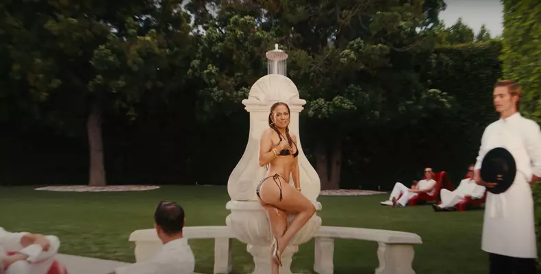 Jennifer Lopez, fără lenjerie intimă în videoclipul „Can't Get Enough”  (2)
