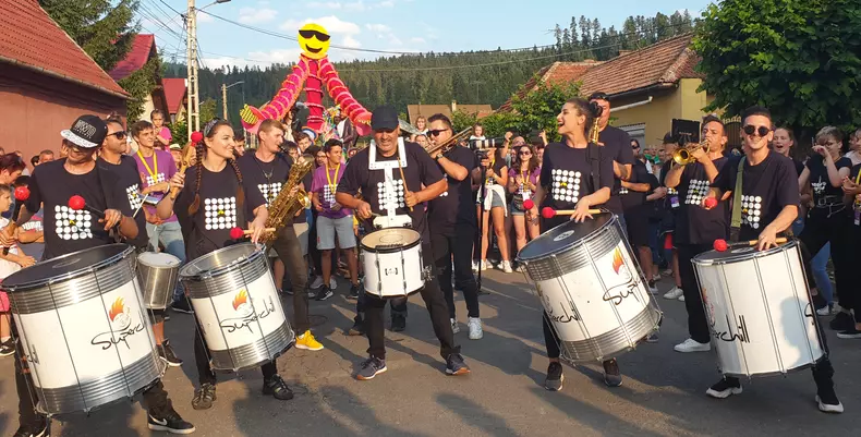 SuperChill School – Tradiție din percuție! (2)