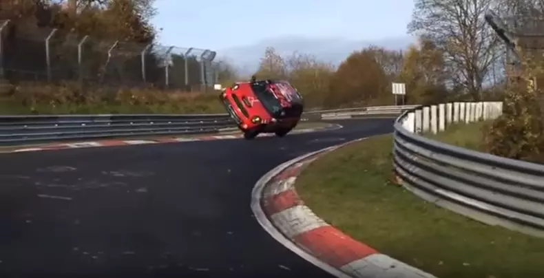 mini-doua-roti-nurburgring