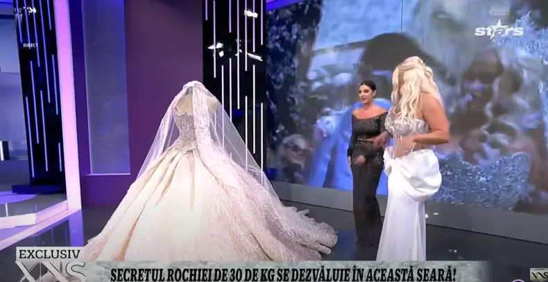 Cum arată cea de-a treia rochie de mireasă a Andei Adam  (4)