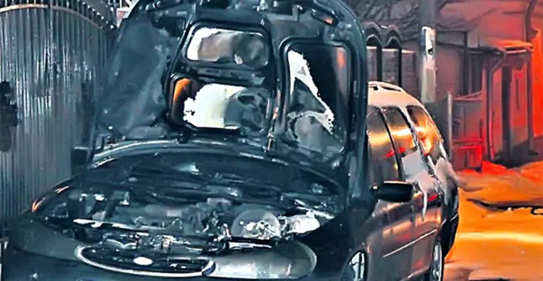 opt-masini-au-fost-incendiate-in-bucuresti-intr-o-singura-ora–focul-ar-fi-fost-provocat