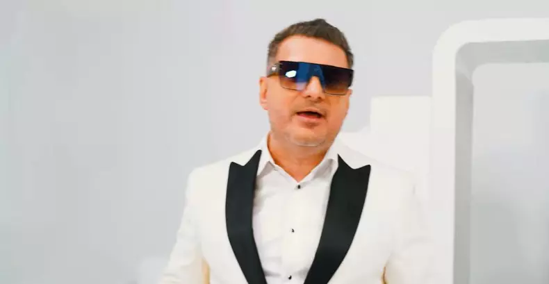 LOREDANA-GROZA-MELODIE-DE-SENZATIE-FLORIN-SALAM-VALI-VIJELIE-Capture4JPG