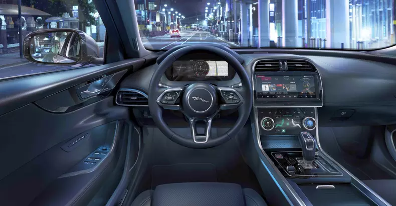 Jaguar XE facelift 039