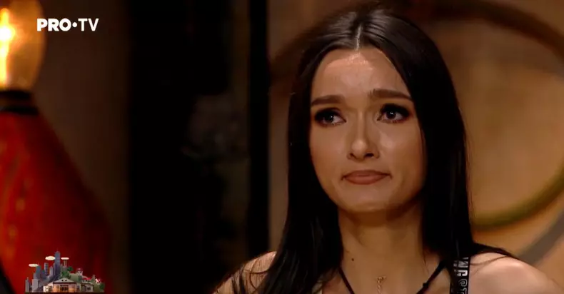 ea-este-prima-concurenta-eliminata-dupa-duel-de-la-ferma-oraseni-vs-sateni-cine-a-parasit-competitia1-1024x534