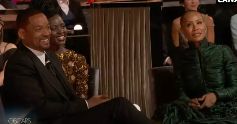 Moment de sidération aux Oscars 2022: Will Smith frappe Chris Rock sur scène