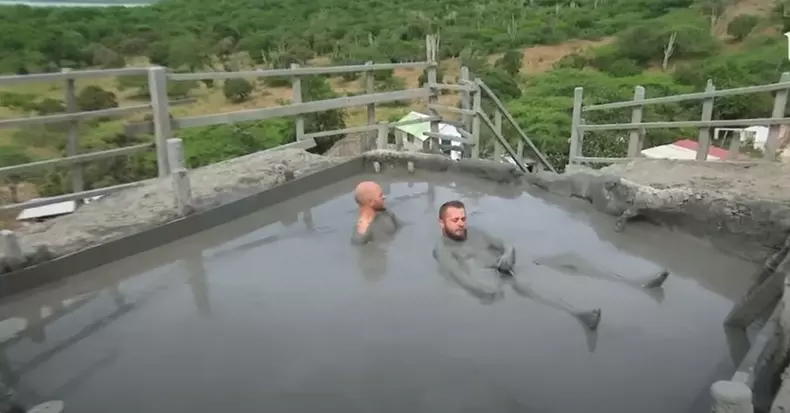 andreea-balan-si-andreea-antonescu-au-atras-privirile-tuturor-la-america-express-2023-2