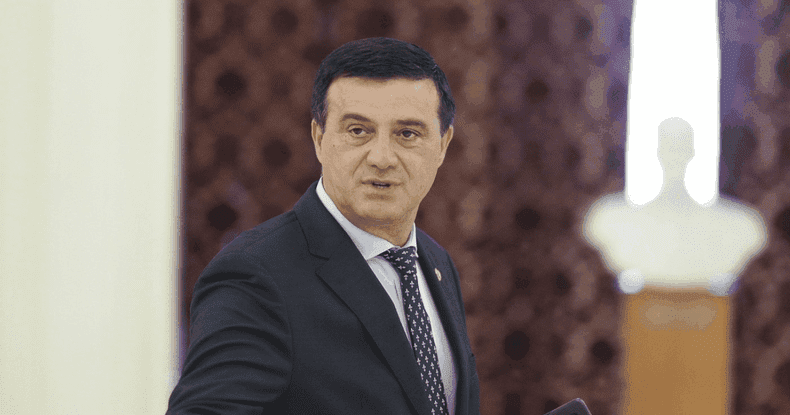 NICULAE BADALAU RETINUT