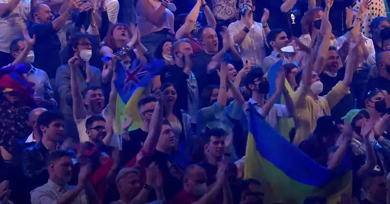Cati-bani-a-primit-trupa-ucraineana-Kalush-Orchestra-pe-trofeul-Eurovision-2022.-Ce-vor-face-cu-banii-obtinuti-la-licitatie-3