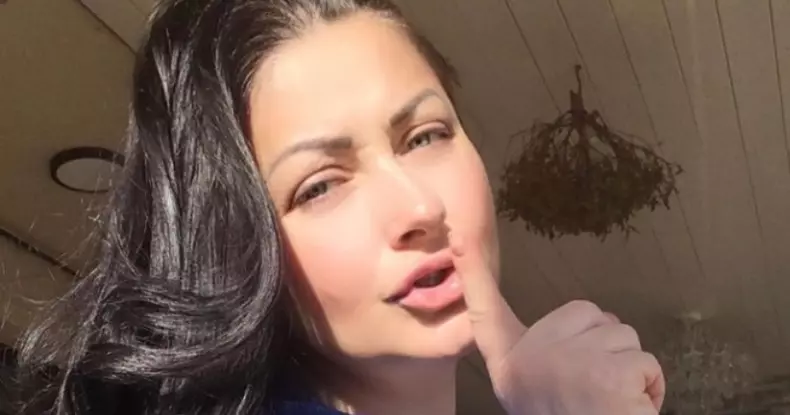 gabriela cristea in costum de baie la plaja