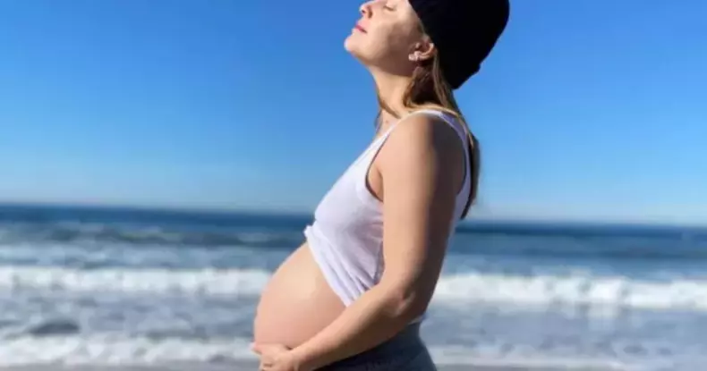 insarcinata mena suvari