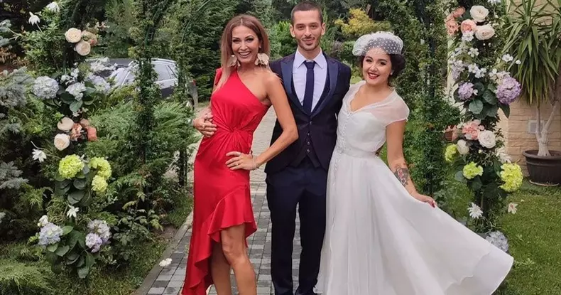 anca-turcasiu-a-stralucit-la-nunta-fiului-ei-2-crop-1662278954-1