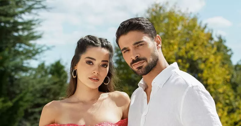 halit-ozgur-sari-si-simay-barlas-personaje-yaman-si-ruya-inima-rebela-kanal-d