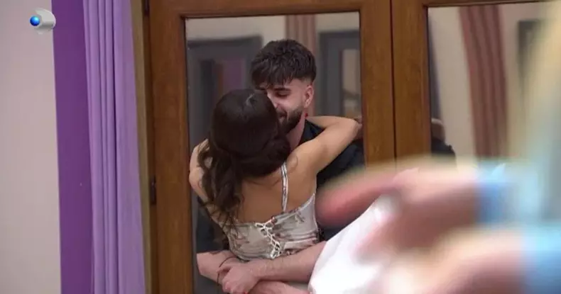 patricia si moldo se saruta2