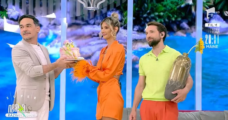 Ramona-Olaru-a-implinit-varsta-de-33-de-ani.-Cum-au-surprins-o-colegii-ei-de-la-„Neatza-cu-Razvan-si-Dani-4