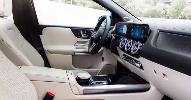 Mercedes-Benz Clasa B generatie 2019 07