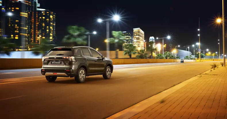 09_S-CROSS_exterior_low