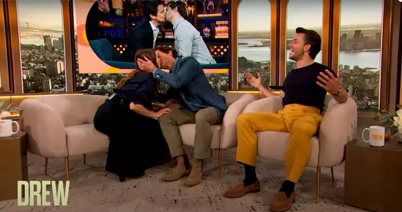 Matt Bomer a sărutat-o pe Drew Barrymore  (8)