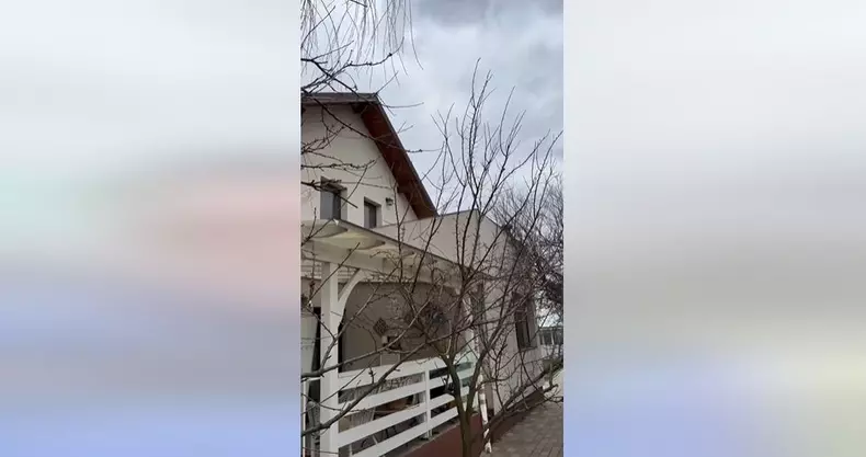 Cum arată casa de la țară a lui Oreste  (5)