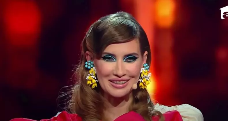 Iulia-Albu-roast-de-senzatie-la-iUmor.-6