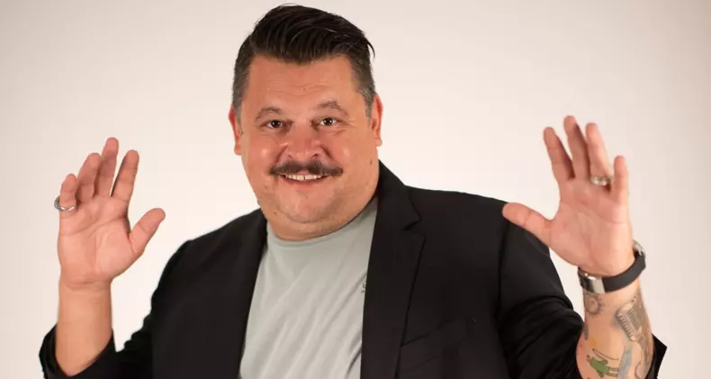 Mihai Bobonete lansează un nou show de stand-up